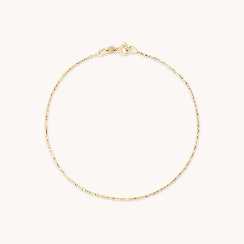 stretchy bracelet for women-Marylebone Chain Bracelet in Solid Gold